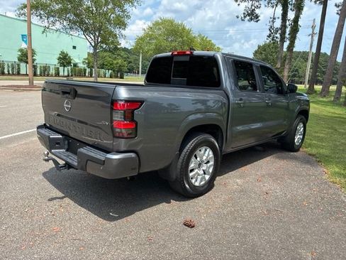 Used 2023 Nissan Frontier SV w/ SV Convenience Package RWD image 3
