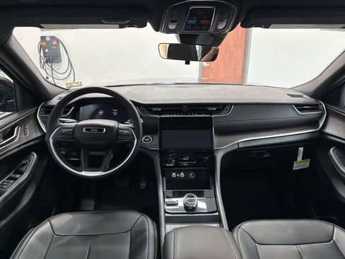 New 2025 Jeep Grand Cherokee Limited AWD/4WD image 42