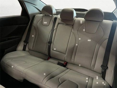 Certified 2025 Hyundai Elantra Limited image 23