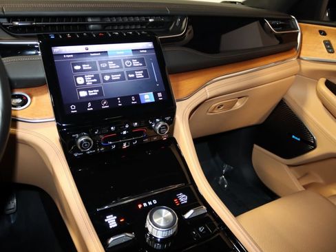 Used 2023 Jeep Grand Cherokee Summit image 62