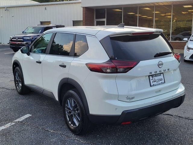 Used 2024 Nissan Rogue S FWD image 5
