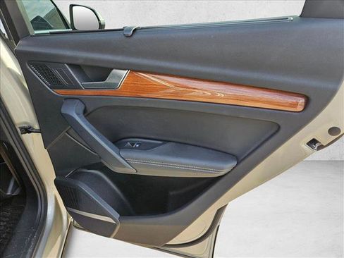 Used 2021 Audi Q5 Prestige w/ Prestige Package image 21