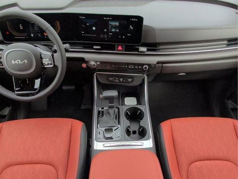 New 2026 Kia Carnival EX FWD image 18