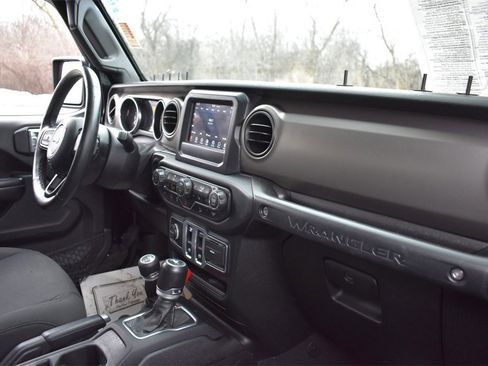 Used 2018 Jeep Wrangler Sport image 26