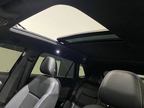 Used 2023 Volkswagen Atlas Cross Sport SE FWD image 21