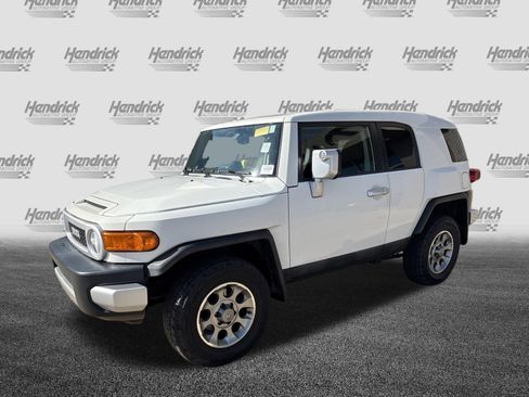 Used 2012 Toyota FJ Cruiser Off-Road 4WD w/ Convenience Pkg image 5
