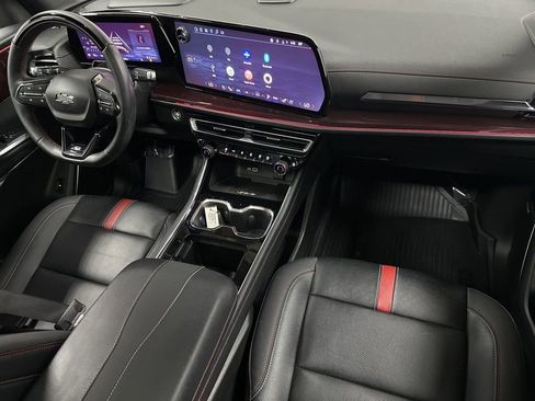 Used 2025 Chevrolet Traverse RS w/ LPO, Floor Liner Package image 11