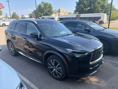 Used 2023 INFINITI QX60 Sensory w/ Cargo Package FWD image 3