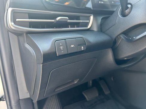 Used 2021 Hyundai Elantra Limited FWD image 21