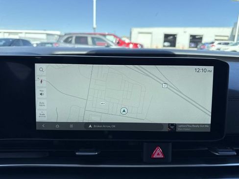 Certified 2026 Kia Carnival FWD image 18