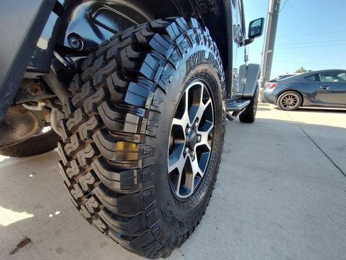 Used 2020 Jeep Wrangler Unlimited Rubicon AWD/4WD image 10