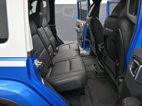 New 2026 Jeep Wrangler Unlimited Sahara AWD/4WD image 19