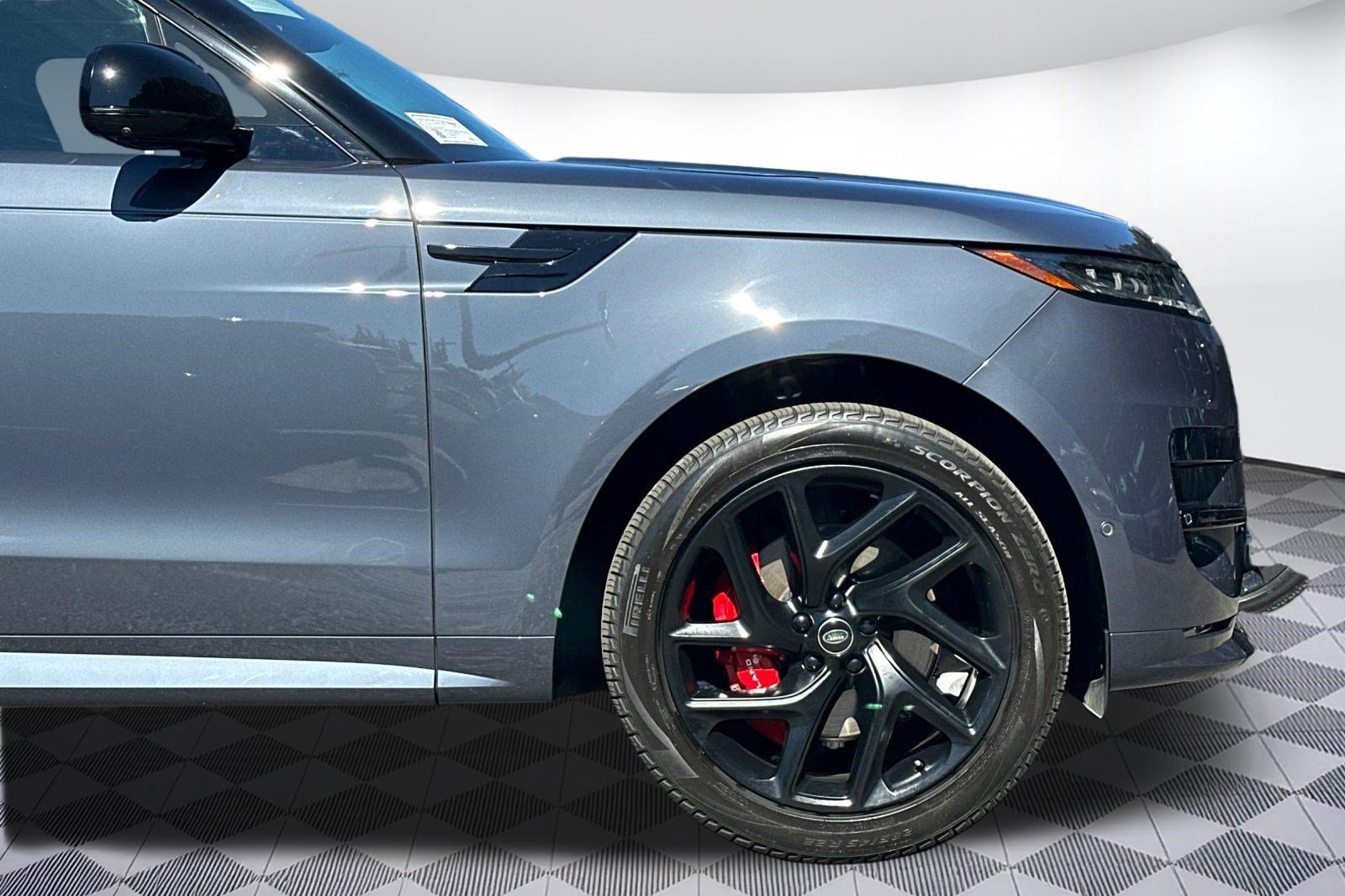 Used 2025 Land Rover Range Rover Sport Dynamic SE AWD/4WD image 35