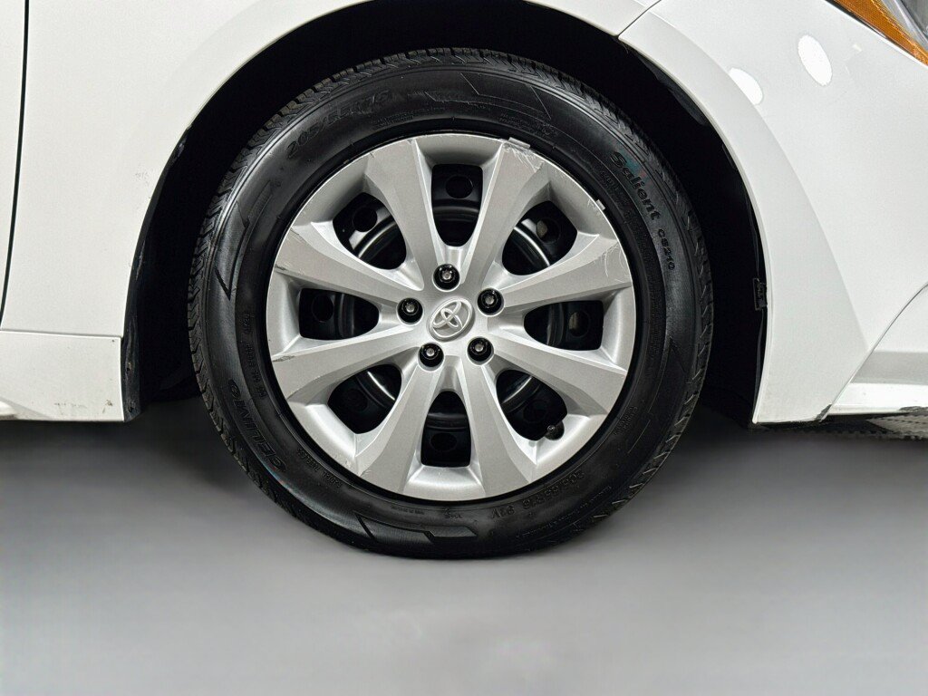 Used 2025 Toyota Corolla LE FWD image 35