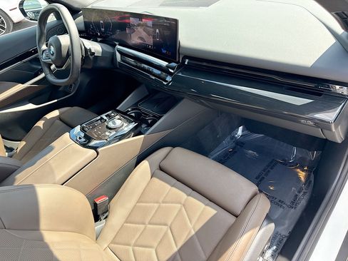 Used 2026 BMW 530i RWD image 14