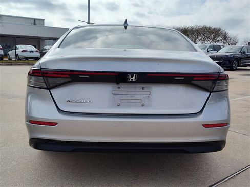Used 2023 Honda Accord EX image 7