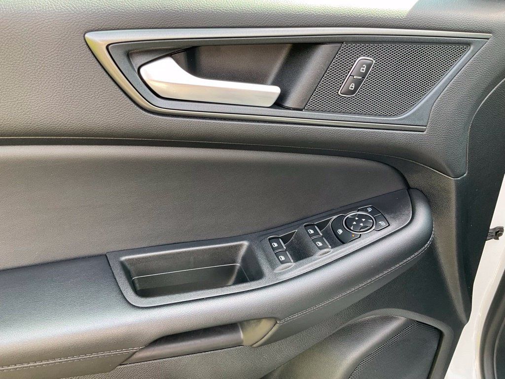 Used 2024 Ford Edge SE w/ Black Appearance Package AWD/4WD image 16