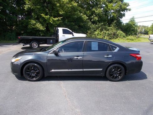 Used 2016 Nissan Altima 2.5 S w/ Power Driver Seat Package FWD image 3