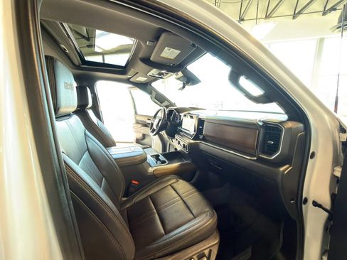 Used 2024 Chevrolet Silverado 2500 High Country w/ High Country Premium Package AWD/4WD image 18