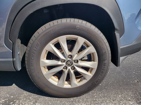 Used 2024 Toyota Corolla Cross LE FWD image 10