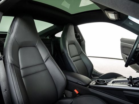 Certified 2025 Porsche 911 Carrera image 21