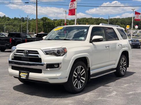 Used 2022 Toyota 4Runner Limited AWD/4WD image 9