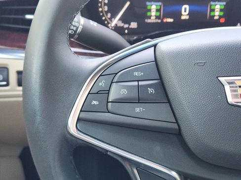 Used 2018 Cadillac XT5 Luxury w/ Driver Awareness Package FWD image 36