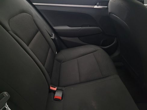 Used 2020 Hyundai Elantra SE w/ Cargo Package (C1) image 19