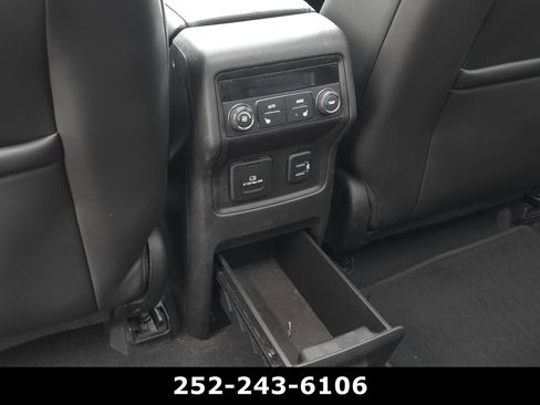 Used 2017 GMC Acadia Denali w/ Technology Package image 28