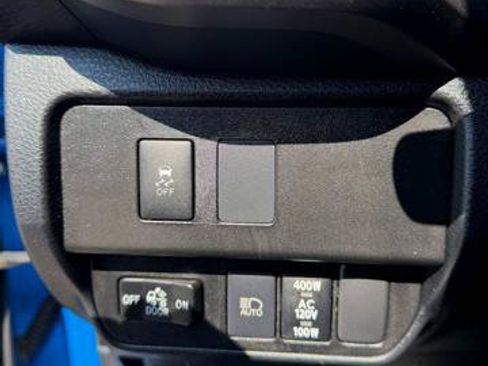 Used 2021 Toyota Tacoma TRD Off-Road AWD/4WD image 12