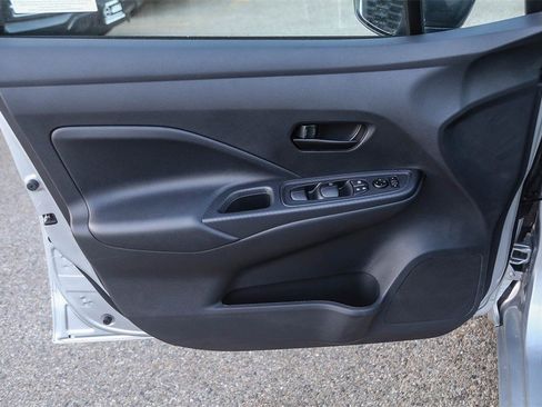 Used 2025 Nissan Versa S w/ Trunk Package image 22