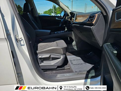 Used 2024 Volkswagen Atlas SE w/ Panoramic Sunroof Package FWD image 26
