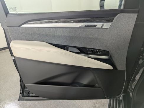 Used 2025 Cadillac Escalade V image 12