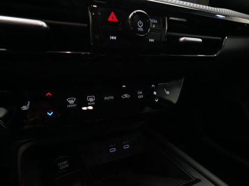 Used 2026 Nissan Kicks SR w/ Cold Weather Package image 20