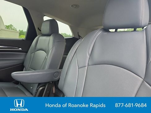 Used 2020 Buick Enclave Essence FWD image 11