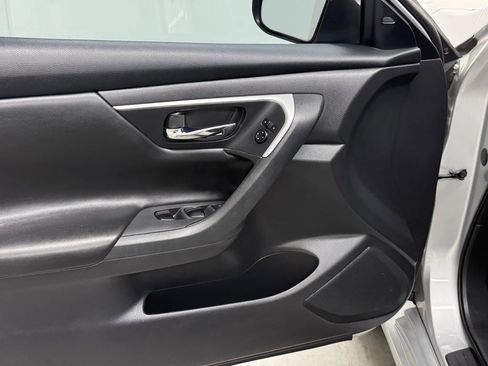Used 2018 Nissan Altima 2.5 SV FWD image 17
