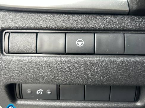 Used 2021 Nissan Rogue SV AWD/4WD image 19