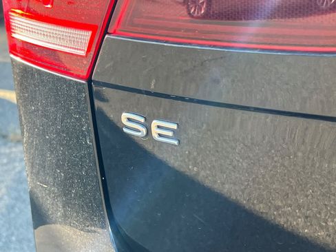 Used 2022 Volkswagen Tiguan SE R-Line FWD image 21