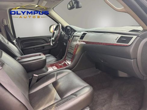 Used 2013 Cadillac Escalade ESV Premium AWD/4WD image 19