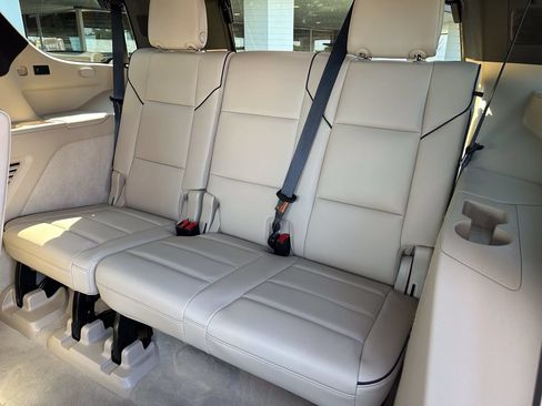Certified 2023 Cadillac Escalade Premium Luxury AWD/4WD image 20