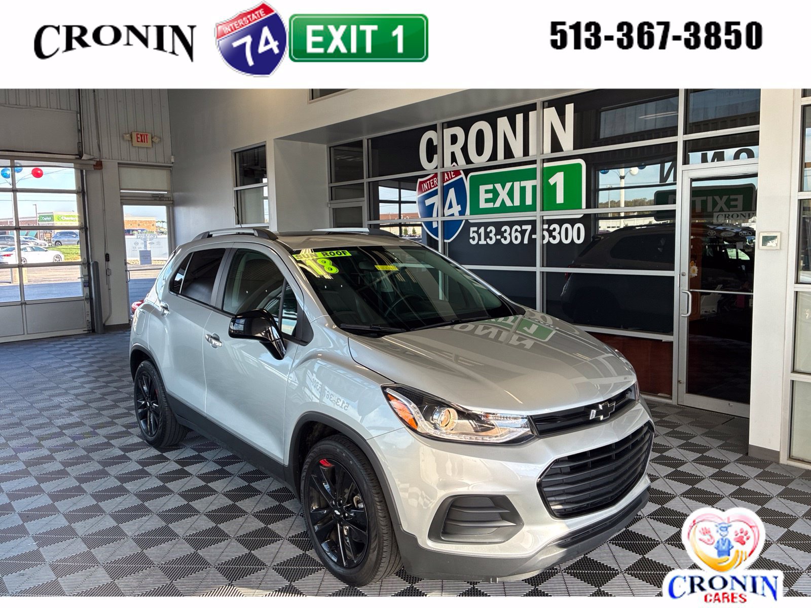 Used 2018 Chevrolet Trax LT w/ Sun & Sound Package FWD image 1