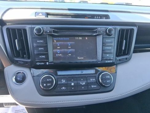 Used 2018 Toyota RAV4 XLE AWD/4WD image 18