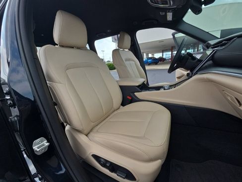 Used 2024 Jeep Grand Cherokee Limited AWD/4WD image 25
