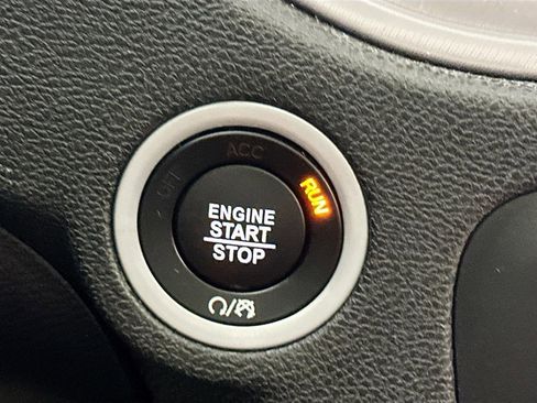 Used 2023 Dodge Charger SXT w/ Blacktop Package image 17