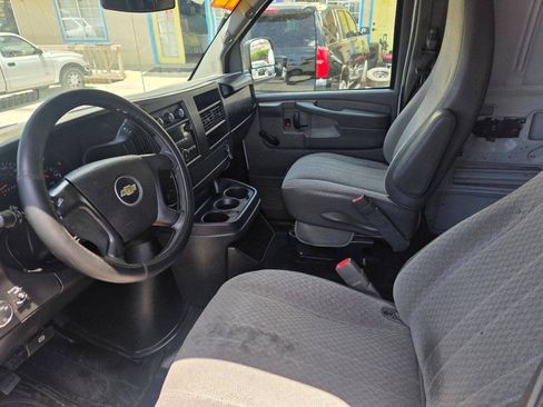 Used 2012 Chevrolet Express 2500 Extended RWD image 11
