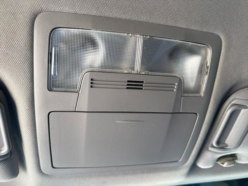 Used 2013 Toyota Camry LE image 33