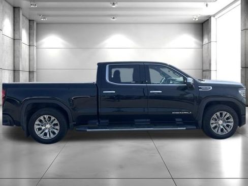 Used 2023 GMC Sierra 1500 Denali w/ Technology Package AWD/4WD image 8