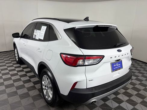 Certified 2020 Ford Escape SE image 5