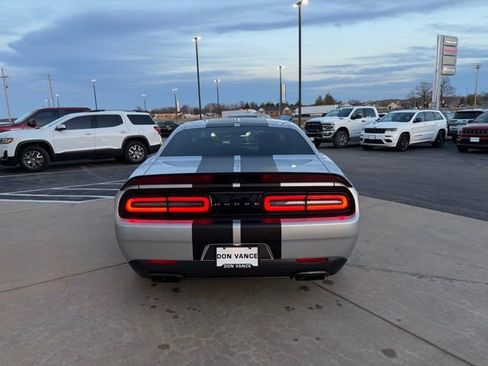 Used 2020 Dodge Challenger SRT Hellcat Redeye image 5