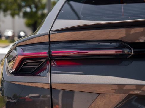 Used 2023 Lamborghini Urus S AWD/4WD image 11